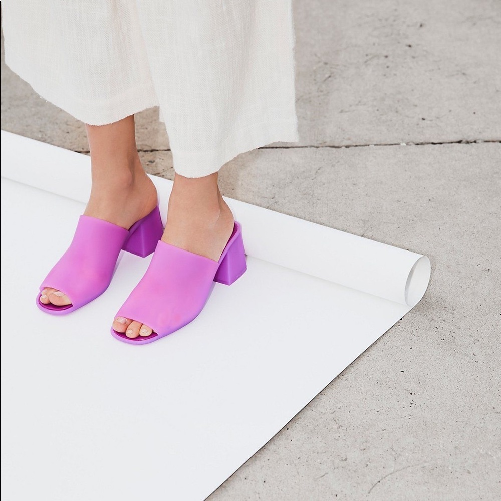 adorable Jeffrey Campbell rubber mule in fuchsia